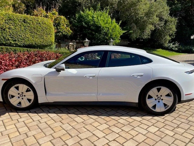 2022 Porsche Taycan - Image 4 of 9