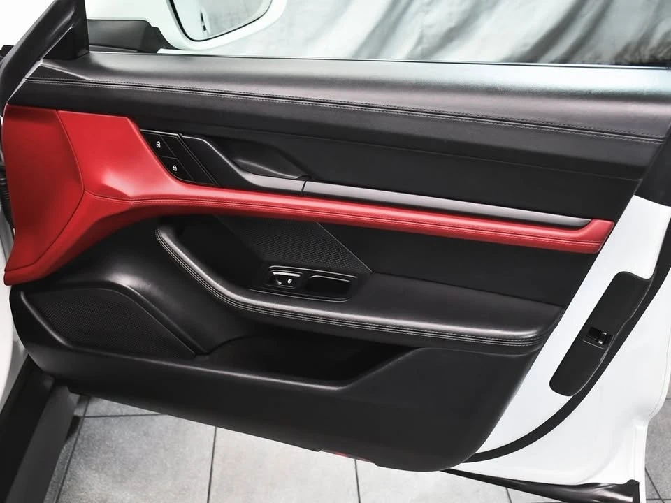 2022 Porsche Taycan - Image 10 of 15