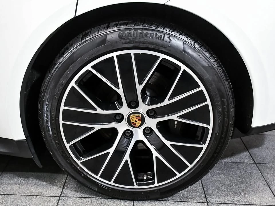2022 Porsche Taycan - Image 5 of 15
