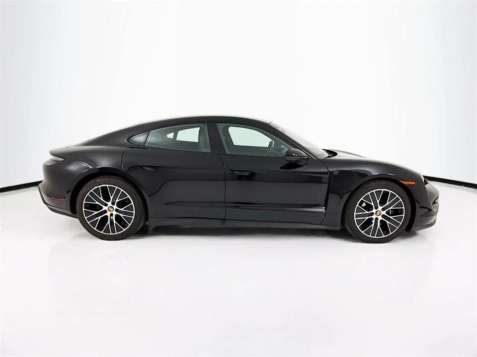 2022 Porsche Taycan - Image 7 of 11