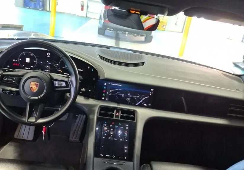 2022 Porsche Taycan - Image 6 of 11