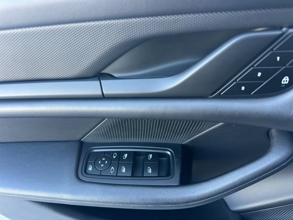 2022 Porsche Taycan - Image 12 of 20