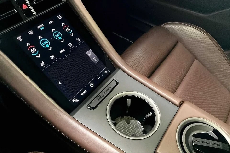 2022 Porsche Taycan 4 - Image 17 of 20