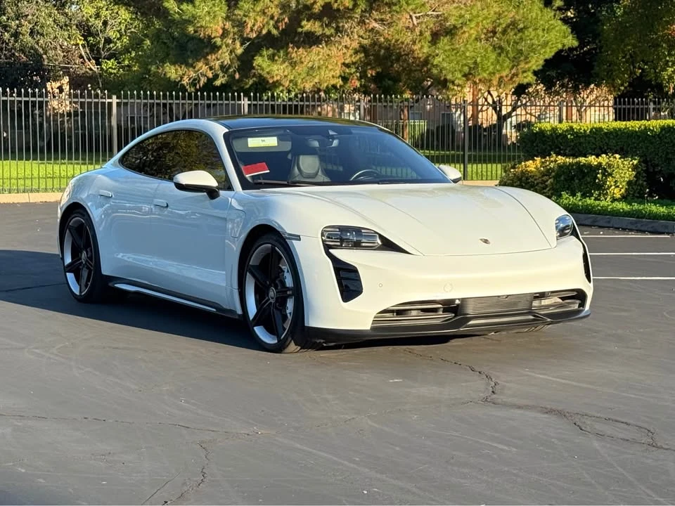 2022 Porsche Taycan - Image 3 of 16