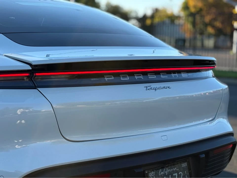 2022 Porsche Taycan - Image 10 of 16