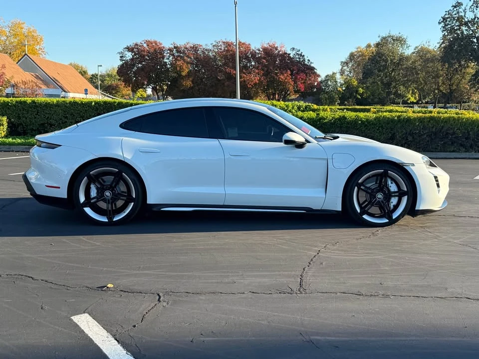 2022 Porsche Taycan - Image 4 of 16