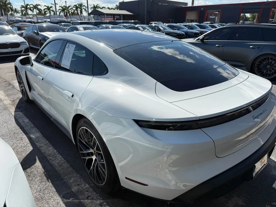 2022 Porsche Taycan 4S - Image 4 of 14