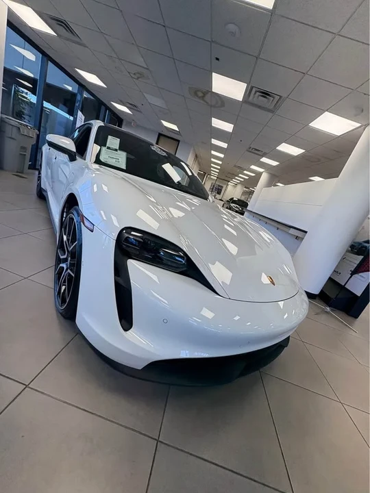 2022 Porsche Taycan 4S - Image 5 of 5