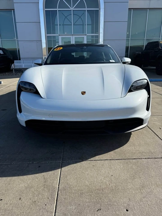 2022 Porsche Taycan 4S - Image 8 of 17