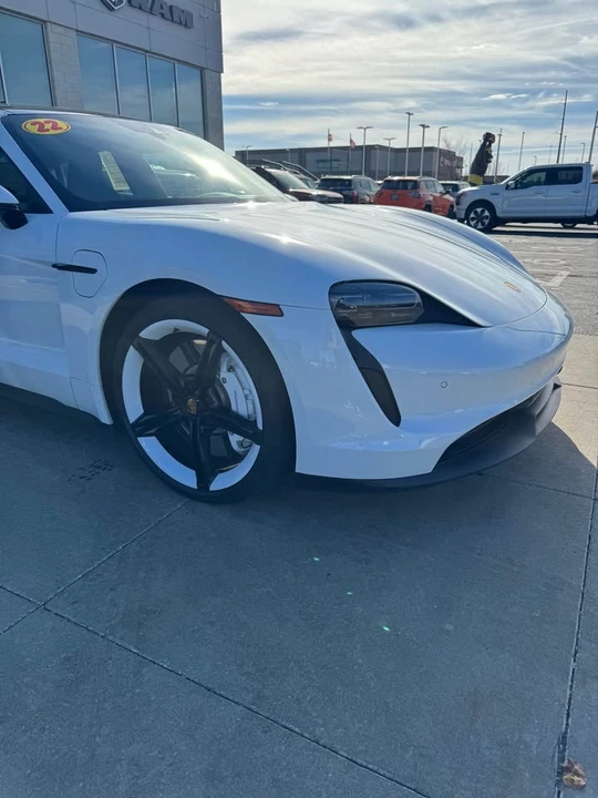 2022 Porsche Taycan 4S - Image 7 of 17