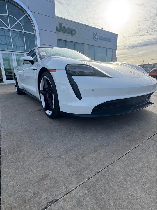 2022 Porsche Taycan 4S - Image 7 of 18