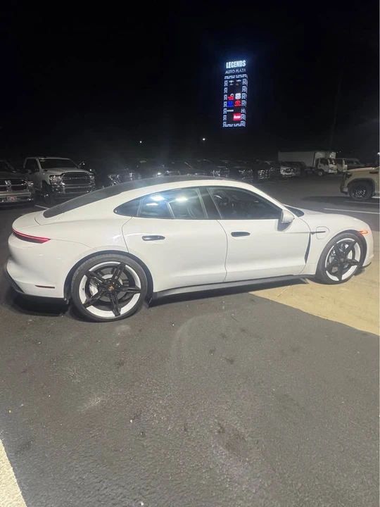 2022 Porsche Taycan 4S - Image 6 of 18