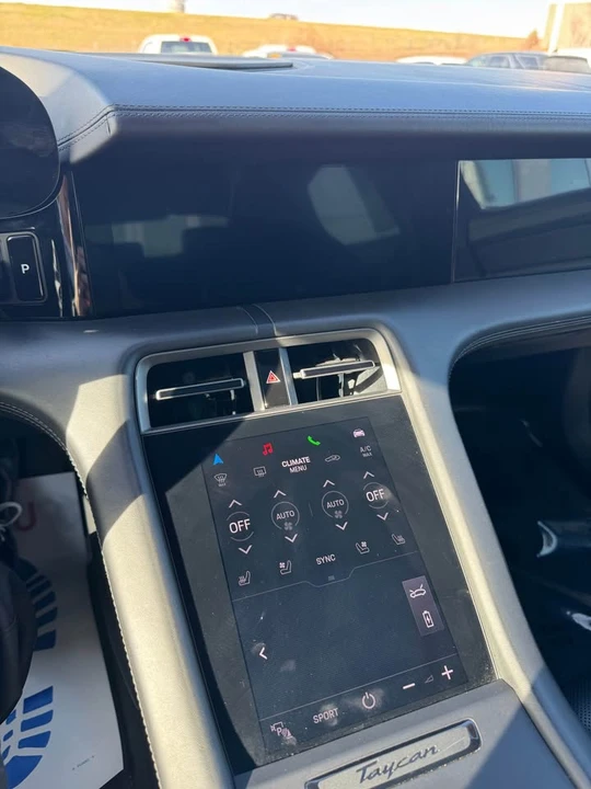 2022 Porsche Taycan 4S - Image 16 of 17
