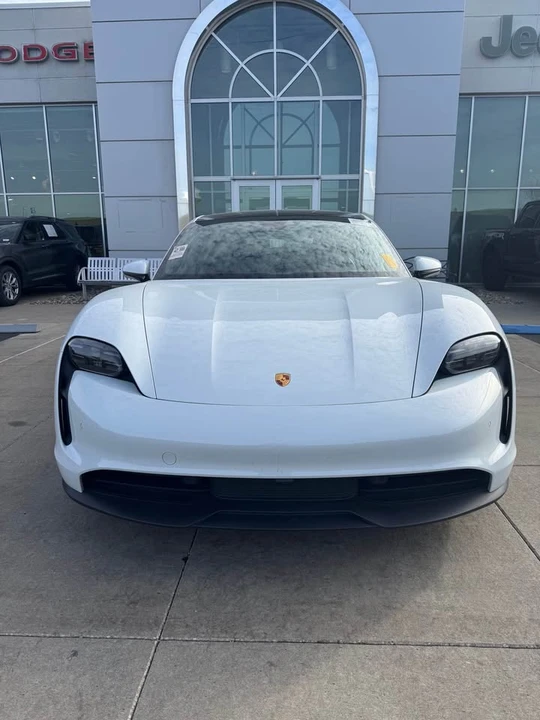 2022 Porsche Taycan 4S - Image 11 of 18