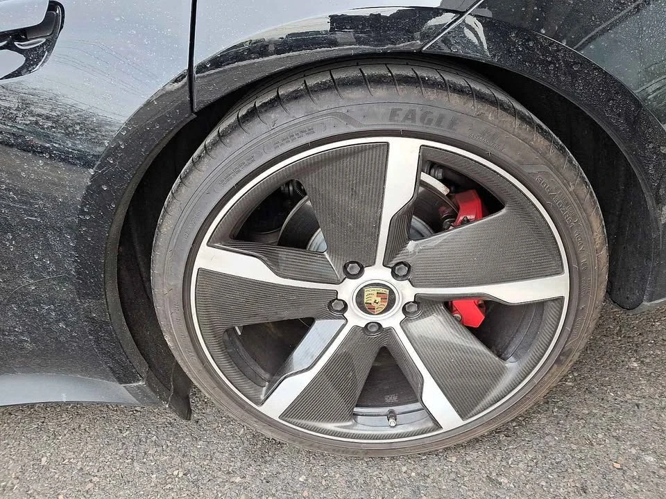 2022 Porsche Taycan 4S - Image 5 of 6