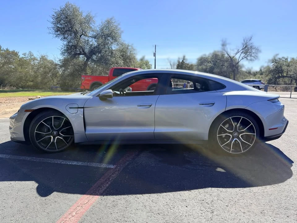 2022 Porsche Taycan 4S - Image 5 of 14