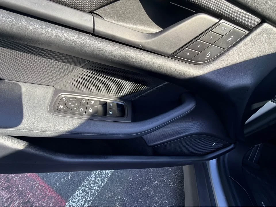 2022 Porsche Taycan 4S - Image 6 of 14