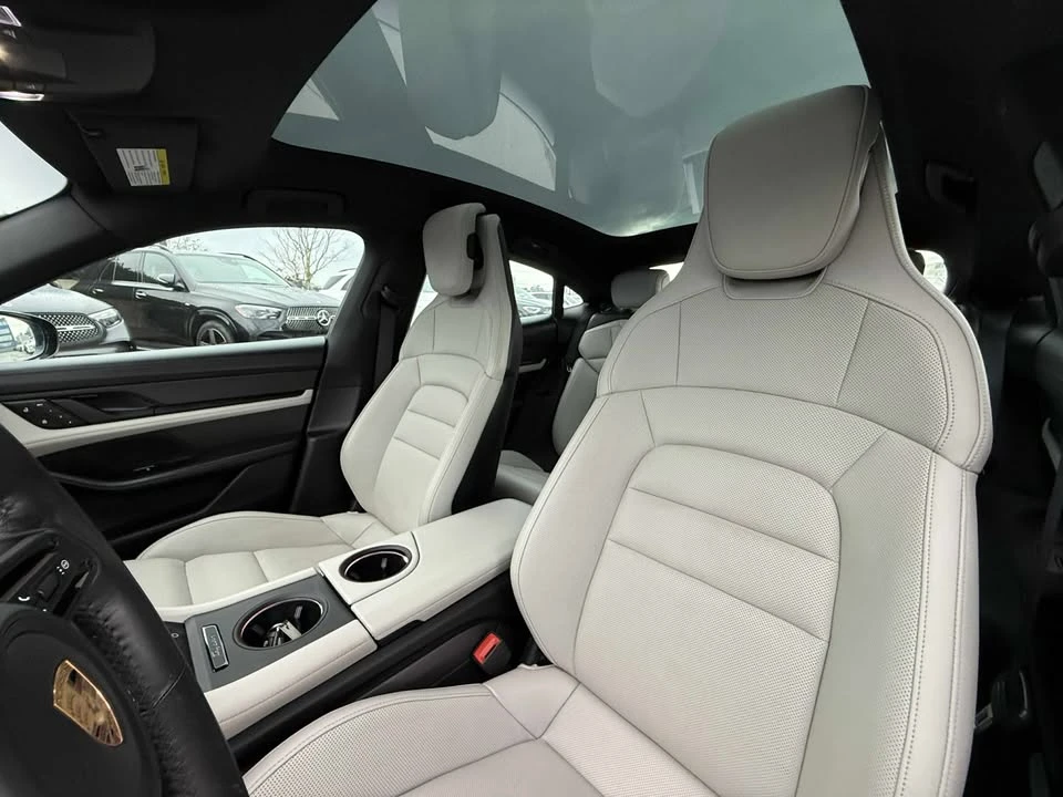 2022 Porsche Taycan 4S - Image 8 of 11