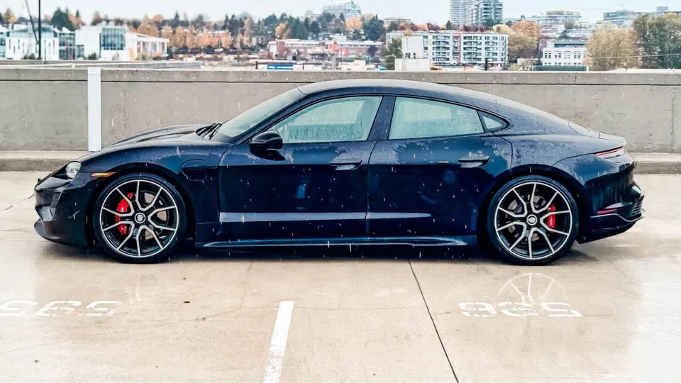 2022 Porsche Taycan 4S - Image 8 of 13
