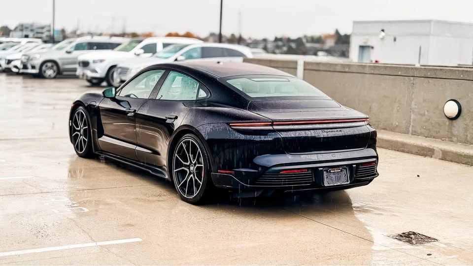 2022 Porsche Taycan 4S - Image 7 of 13