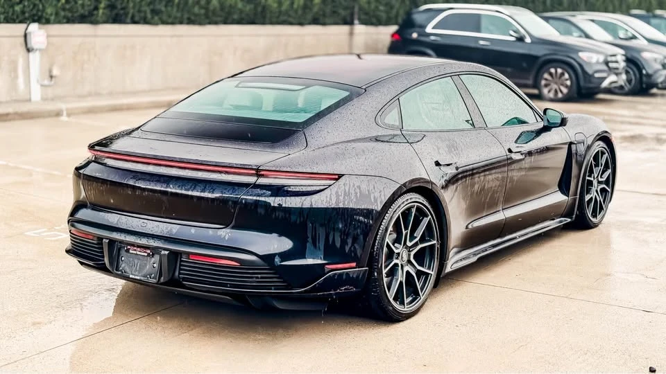 2022 Porsche Taycan 4S - Image 5 of 13