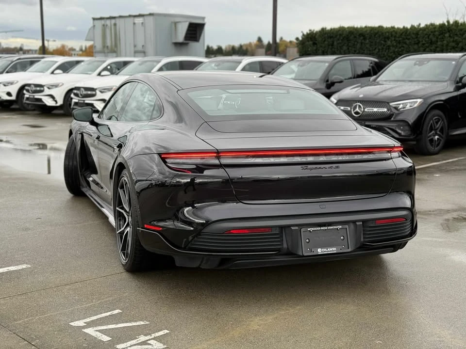 2022 Porsche Taycan 4S - Image 5 of 11