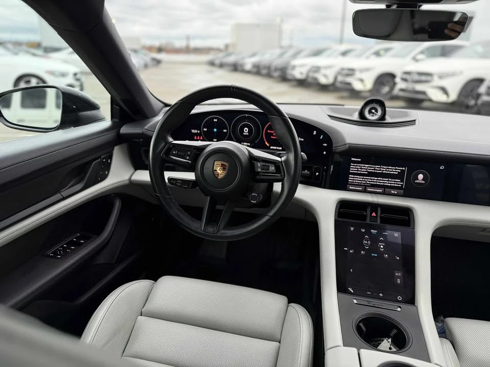 2022 Porsche Taycan 4S - Image 10 of 11