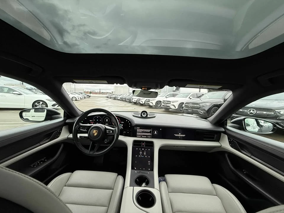2022 Porsche Taycan 4S - Image 7 of 11