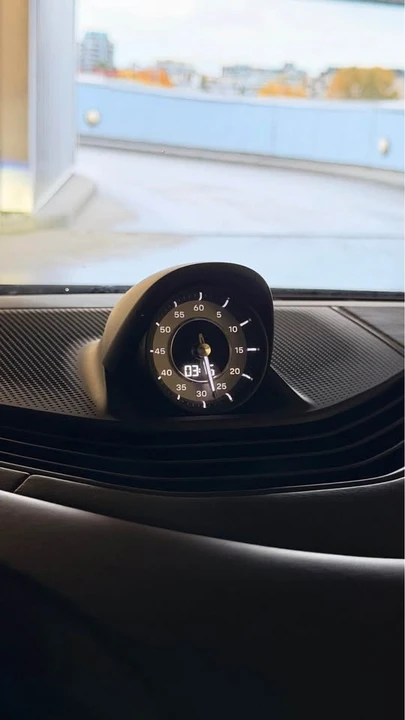 2022 Porsche Taycan 4S - Image 7 of 12