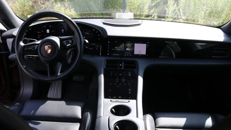 2022 Porsche Taycan 4S - Image 4 of 5
