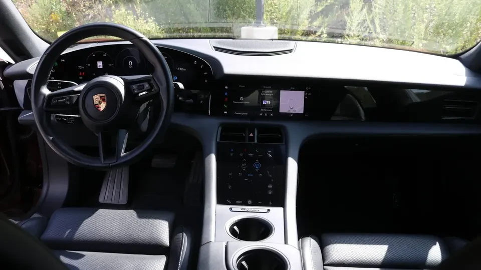 2022 Porsche Taycan 4S - Image 4 of 5