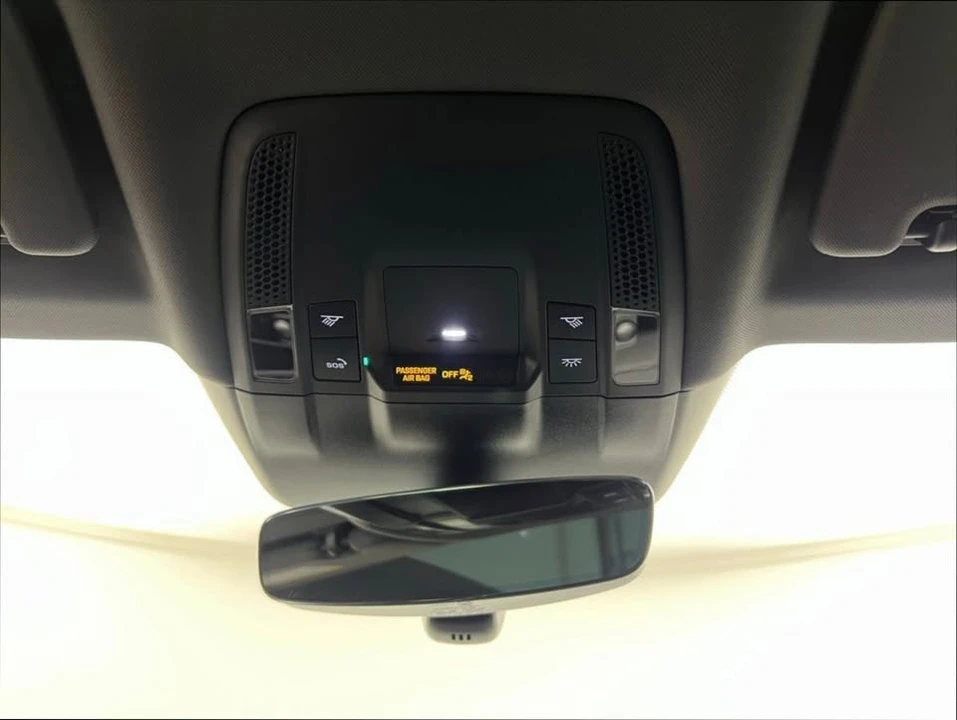 2022 Porsche Taycan 4S - Image 18 of 20