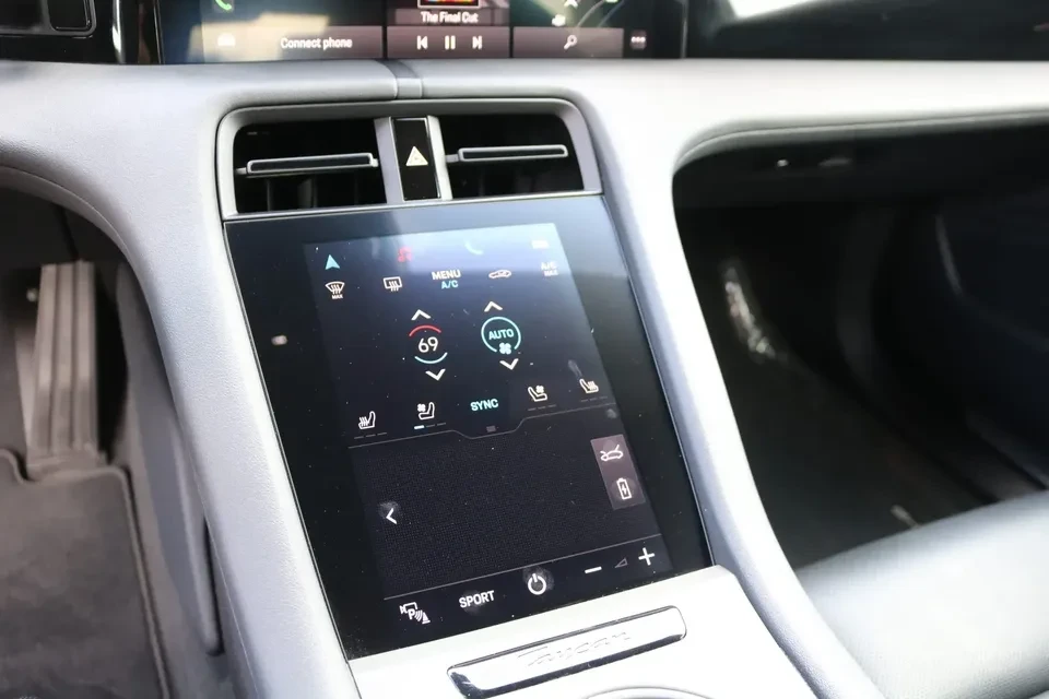 2022 Porsche Taycan 4S - Image 5 of 5