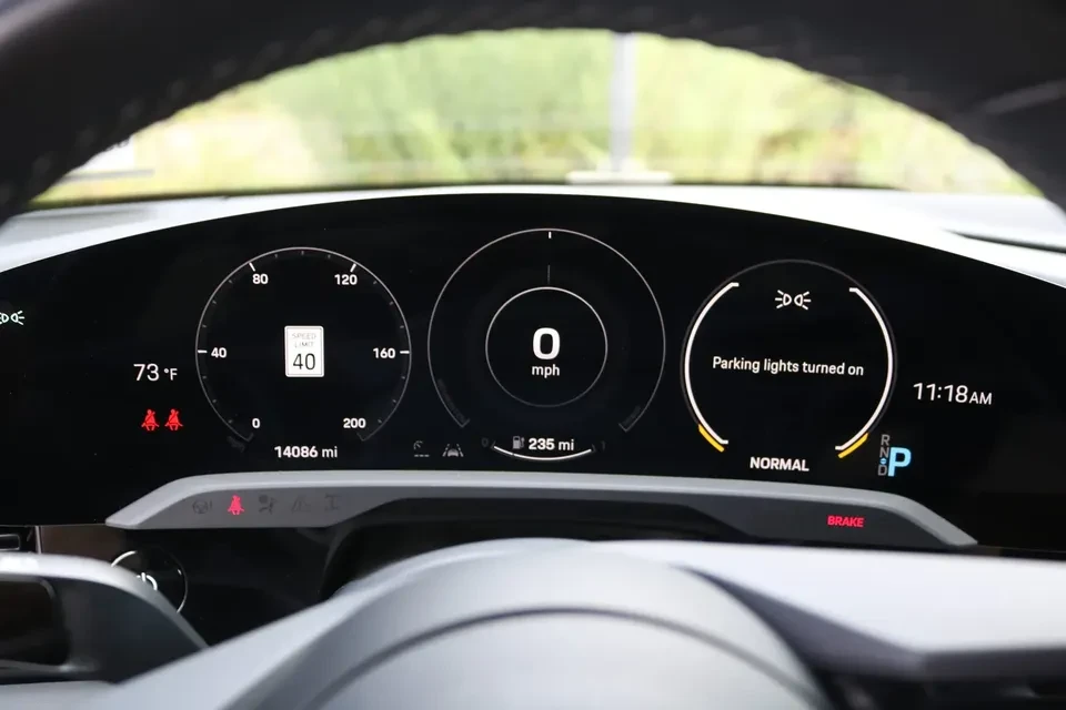 2022 Porsche Taycan 4S - Image 4 of 5