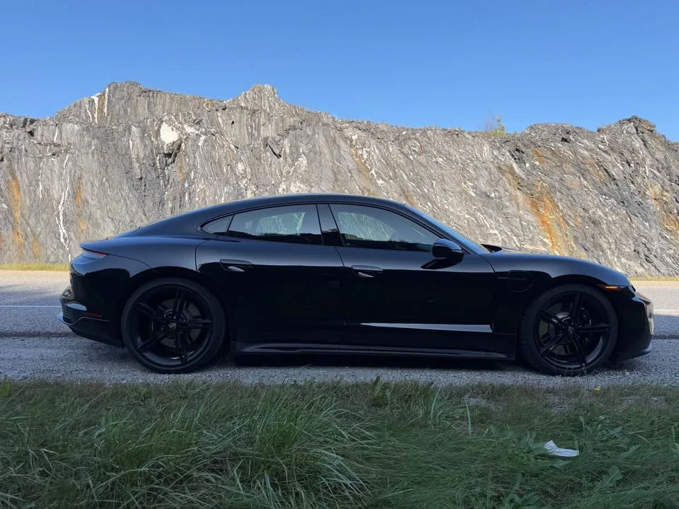 2022 Porsche Taycan 4S - Image 7 of 14