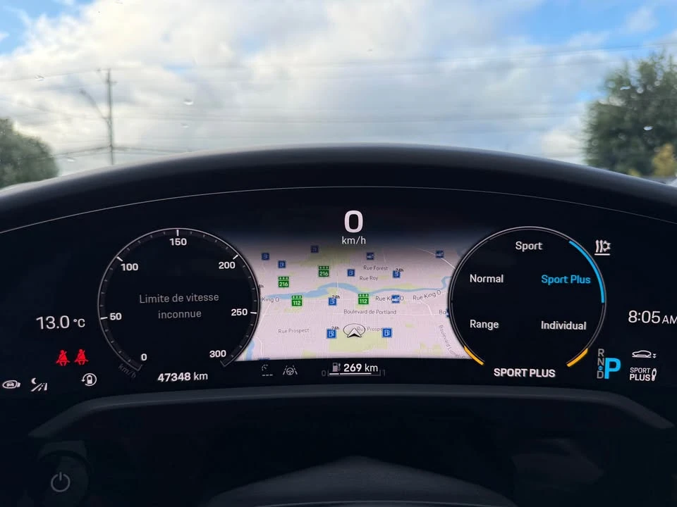 2022 Porsche Taycan 4S - Image 11 of 14