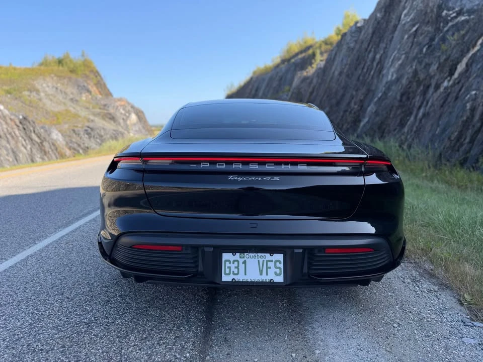 2022 Porsche Taycan 4S - Image 5 of 14