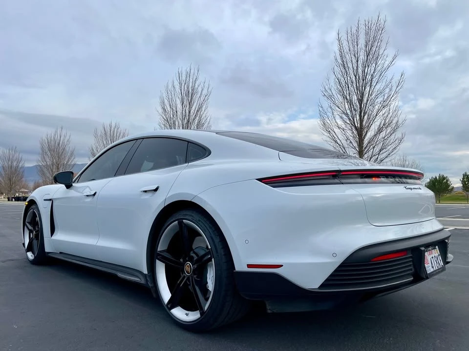 2022 Porsche Taycan 4S - Image 8 of 15