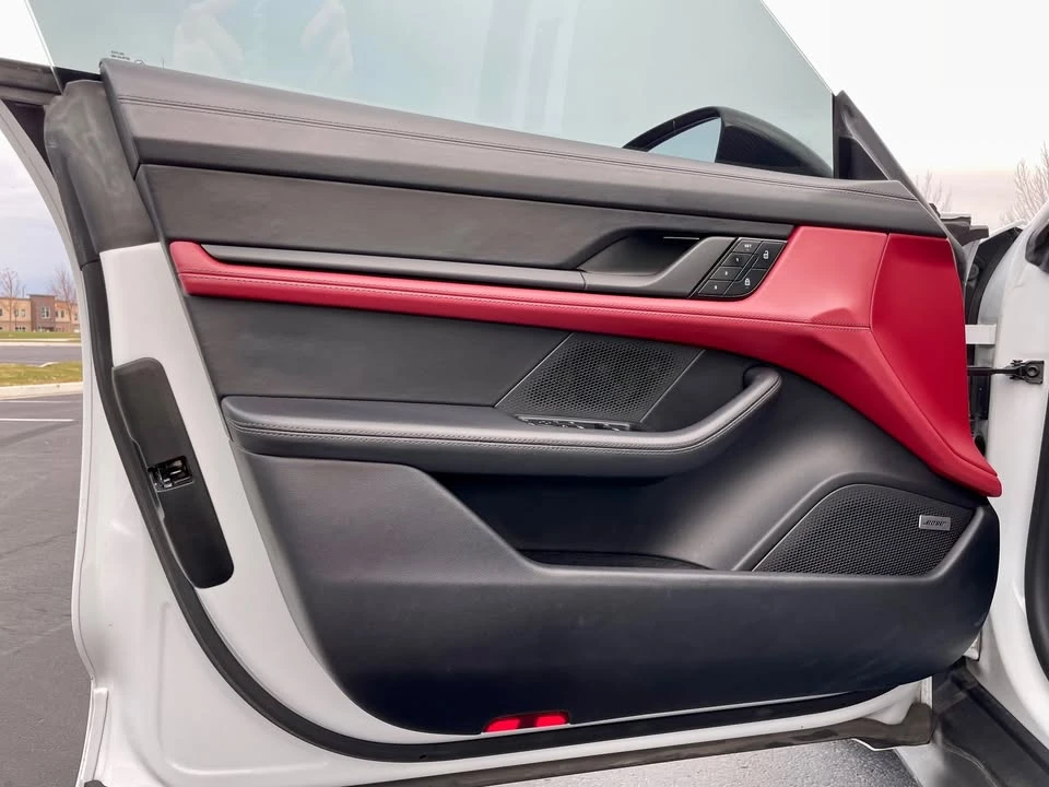 2022 Porsche Taycan 4S - Image 11 of 15