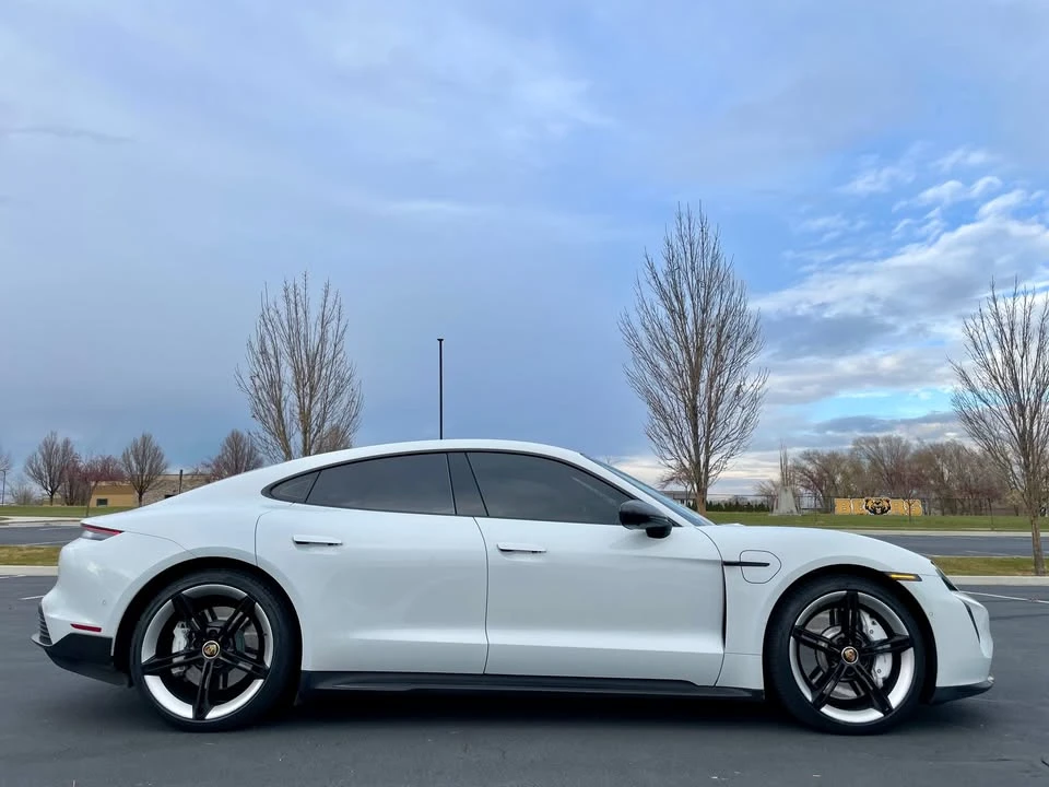 2022 Porsche Taycan 4S - Image 5 of 15