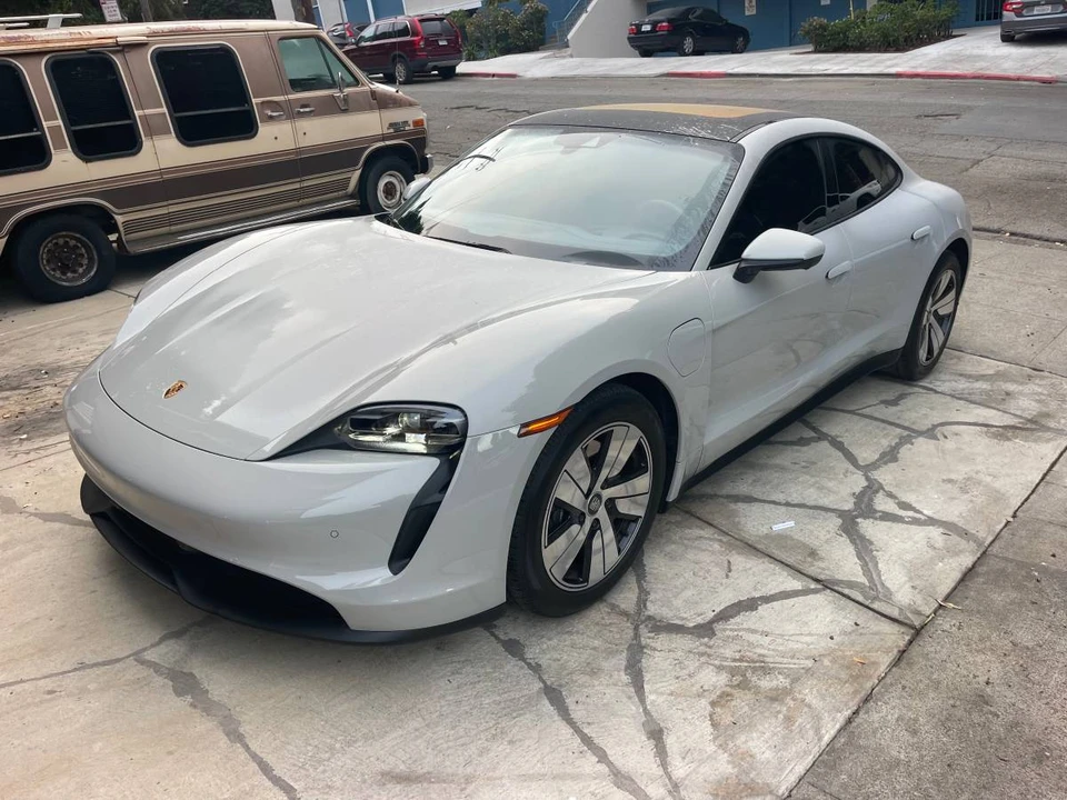 2022 Porsche Taycan - Image 2 of 5