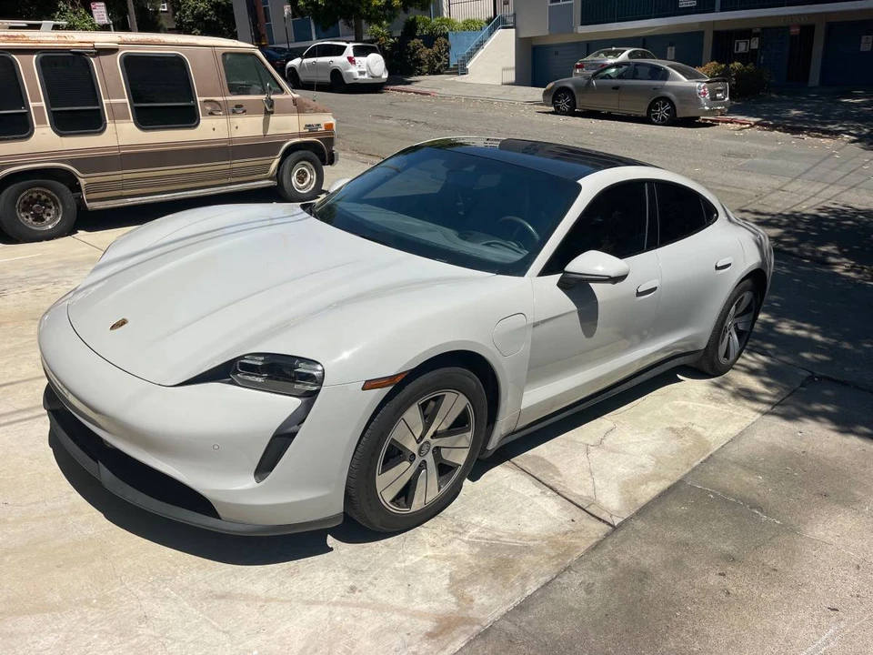 2022 Porsche Taycan - Image 2 of 6