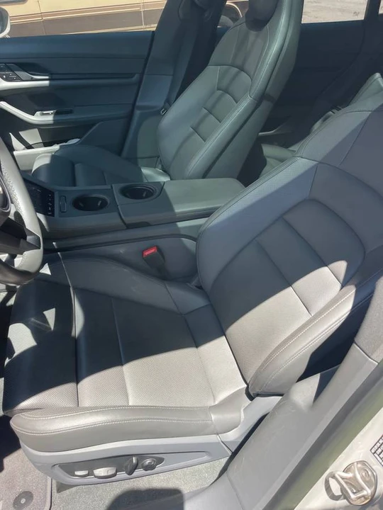 2022 Porsche Taycan - Image 4 of 6