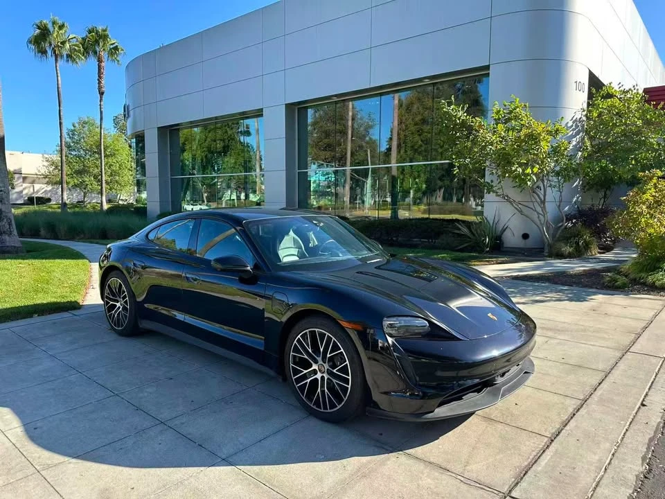 2022 Porsche Taycan - Image 2 of 9