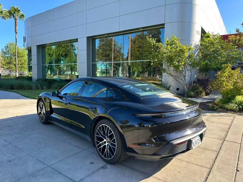 2022 Porsche Taycan - Image 6 of 9