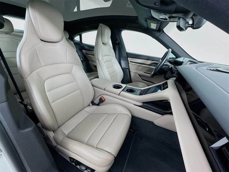 2022 Porsche Taycan - Image 17 of 20