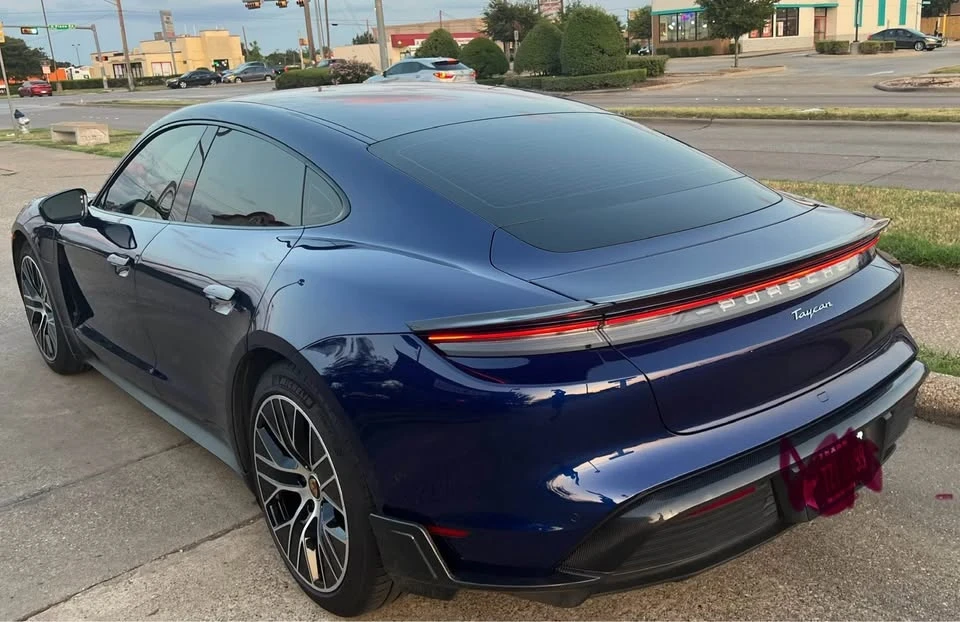 2022 Porsche Taycan - Image 2 of 8