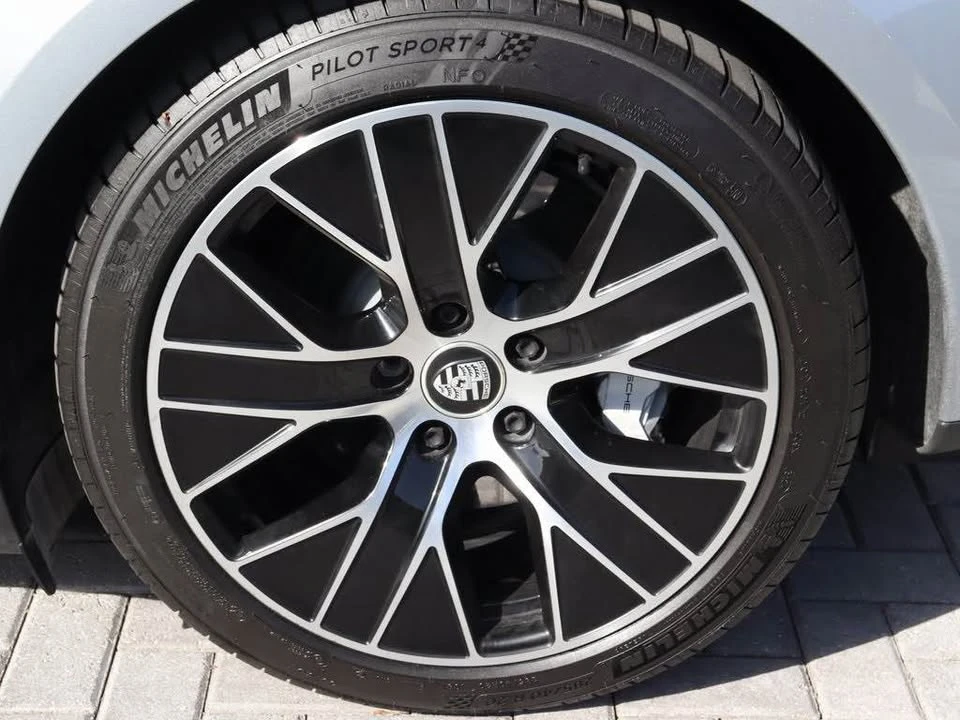 2022 Porsche Taycan - Image 10 of 10