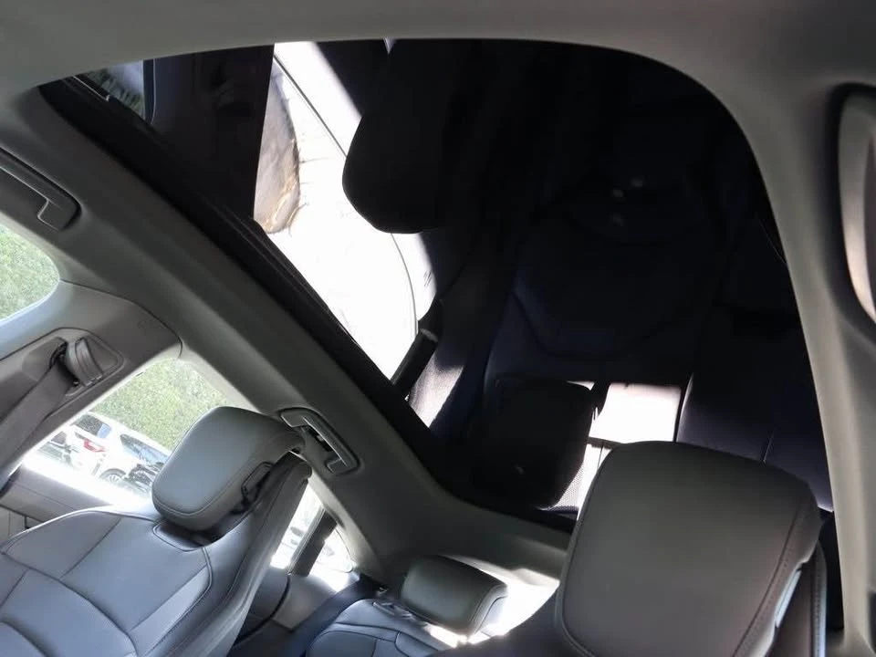 2022 Porsche Taycan - Image 7 of 10