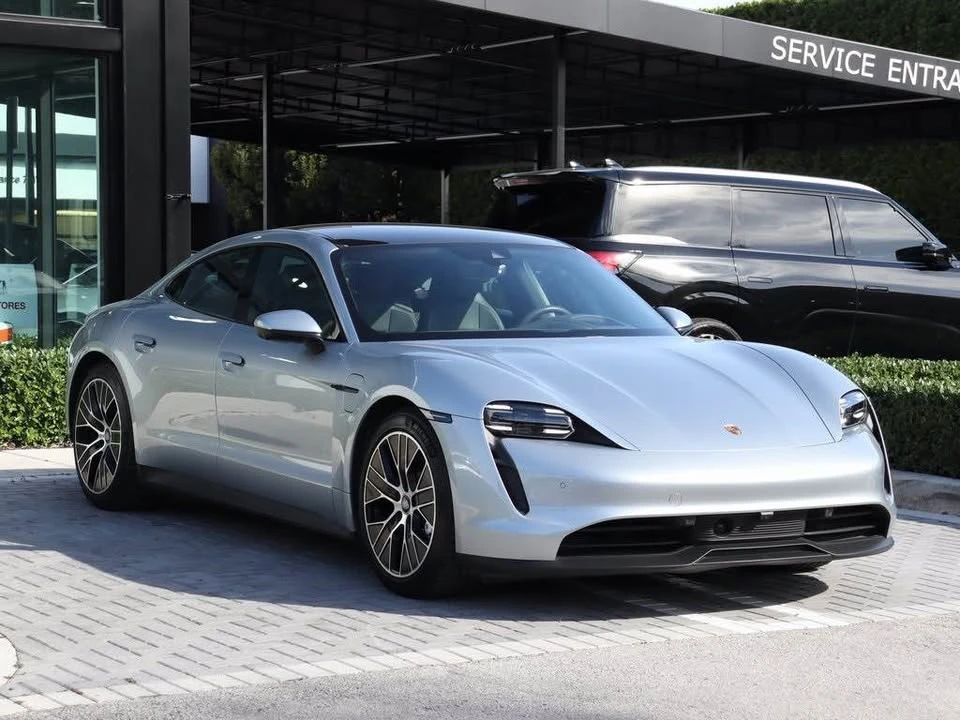 2022 Porsche Taycan - Image 2 of 10
